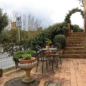 Appartamento Enchanting Flat With Patio In Abbadia A Isola, Monteriggioni